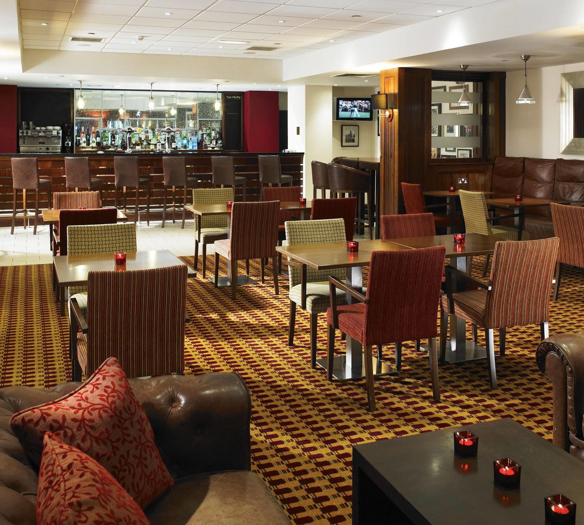 The Aberdeen Dyce Hotel Exterior foto